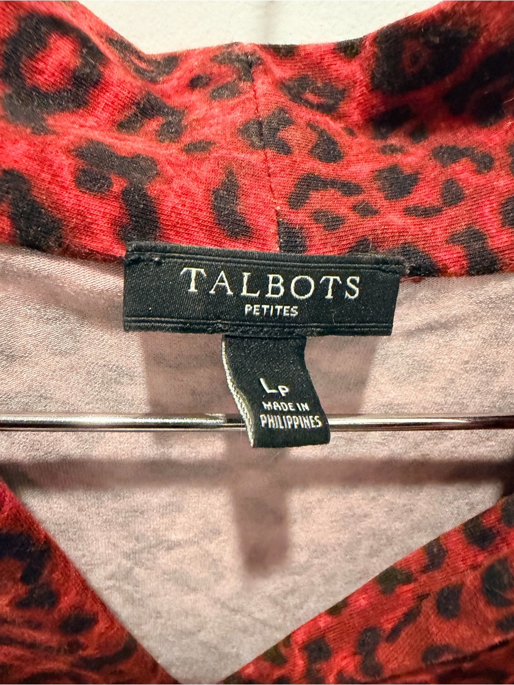Talbots Petites LP Red Leopard Print Knit Top Long Sleeve V Neck Blouse - Picture 2 of 8